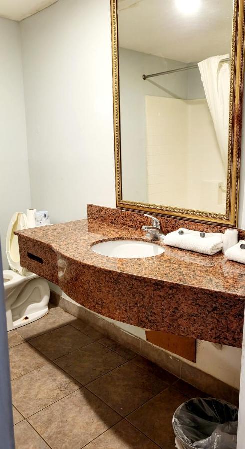 Metro Inn & Suites Джэксонвиль Экстерьер фото